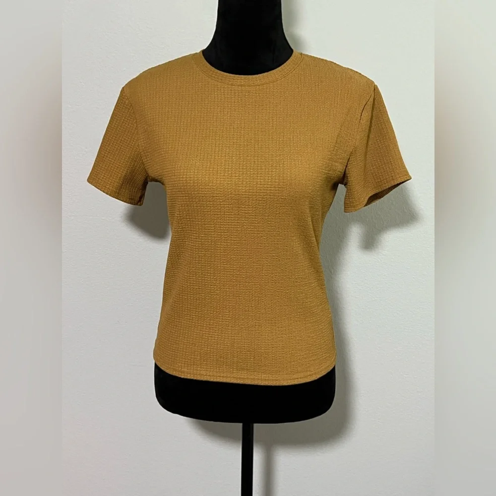 LIONESS Textured Tee - L - Picture 4 of 8